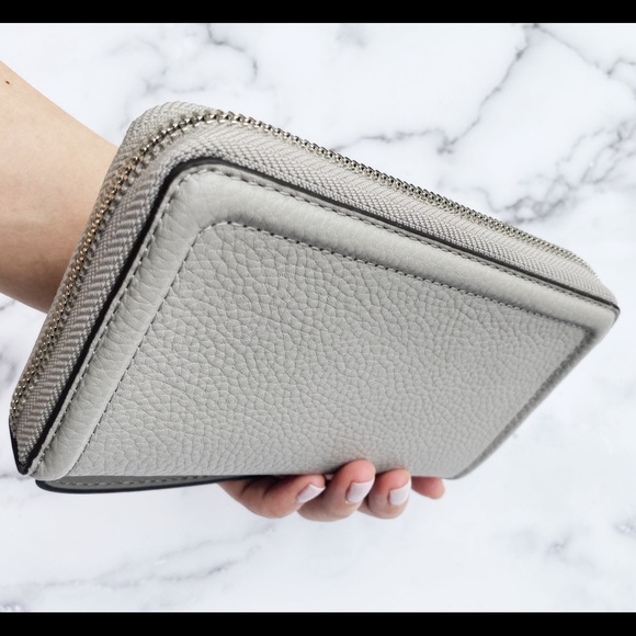 SALE‼️‼️Michael Kors Jet Set Wallet Phone Wristlet - Picture 8 of 8